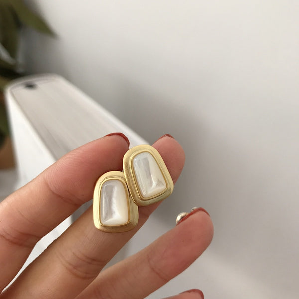 Stud earrings FINE