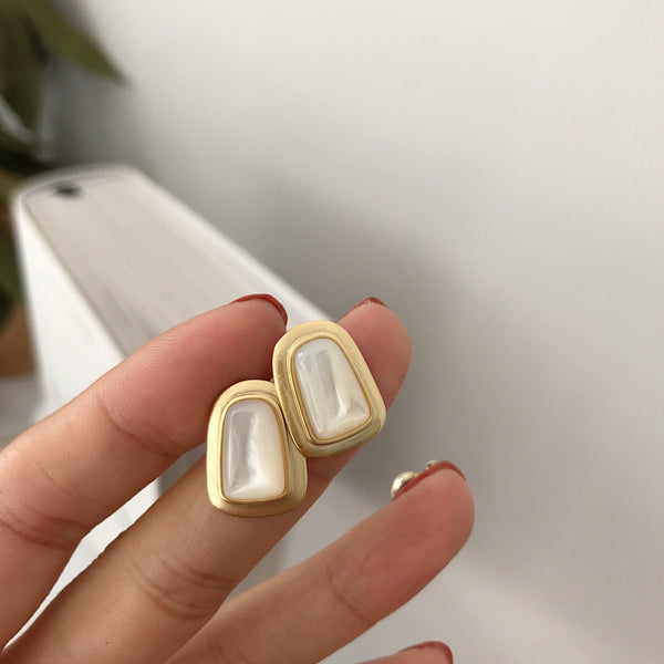 Stud earrings FINE