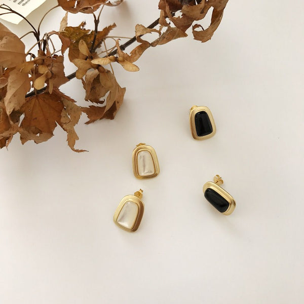 Stud earrings FINE