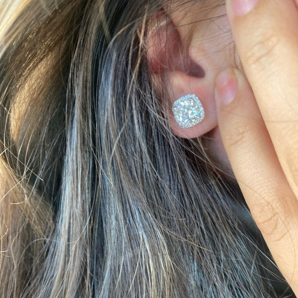 Fashion Small Stud Earrings