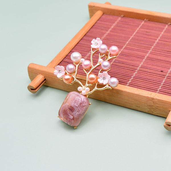 Design Brooch Pin