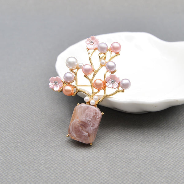 Design Brooch Pin